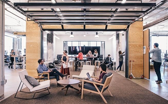 Airbnb 為員工打造舒適的辦公室，用心塑造雇主品牌形象，希望能給求職者好的求職體驗（圖片來源： Airbnb  ） 
